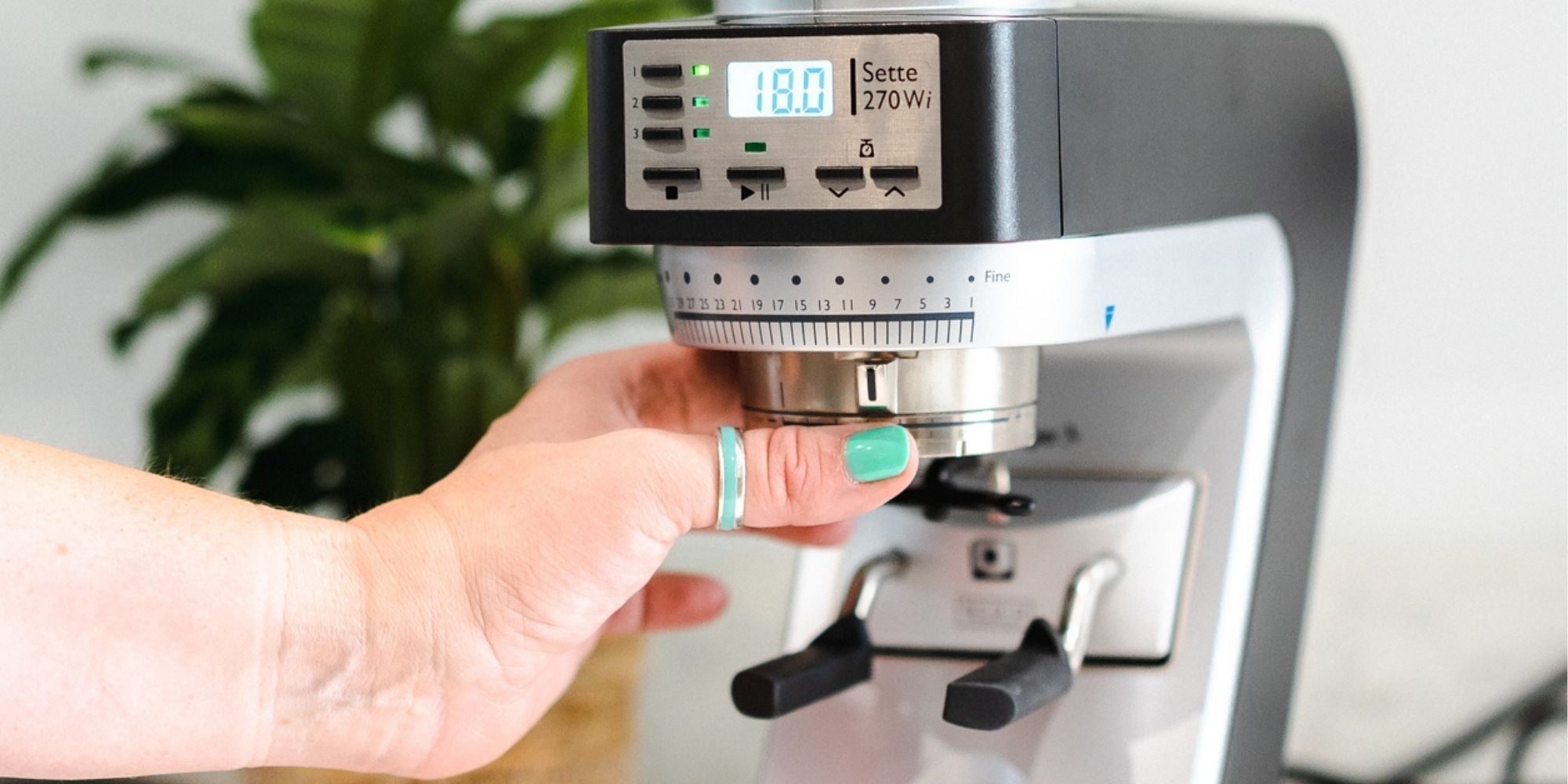 Manual vs Electric Coffee Grinders How to pick the right one Coffee Hit